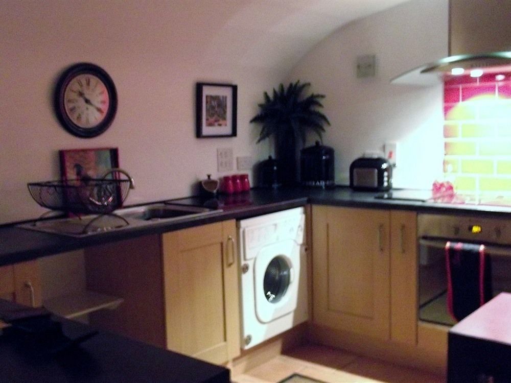 Holly House Bed And Breakfast And Apartments Херфорд Екстериор снимка
