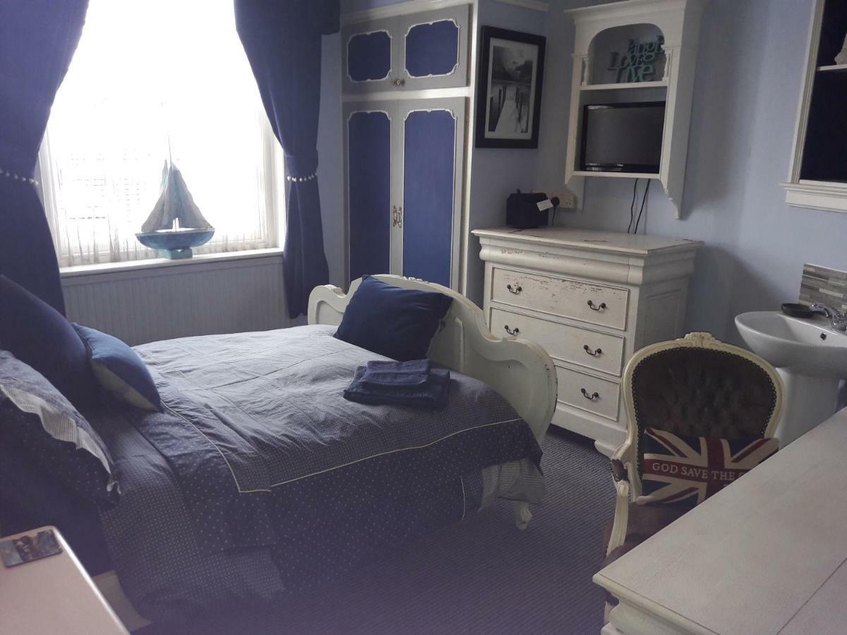 Holly House Bed And Breakfast And Apartments Херфорд Екстериор снимка