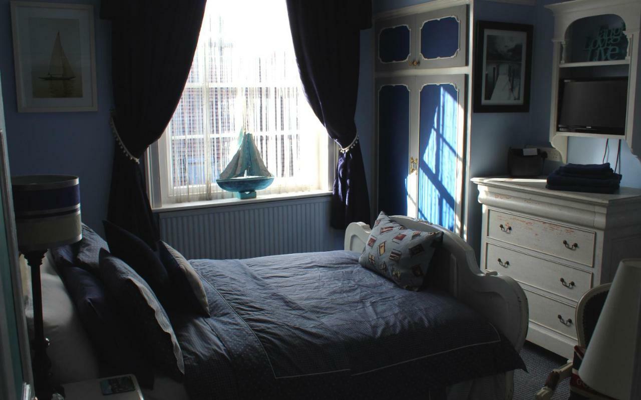 Holly House Bed And Breakfast And Apartments Херфорд Екстериор снимка