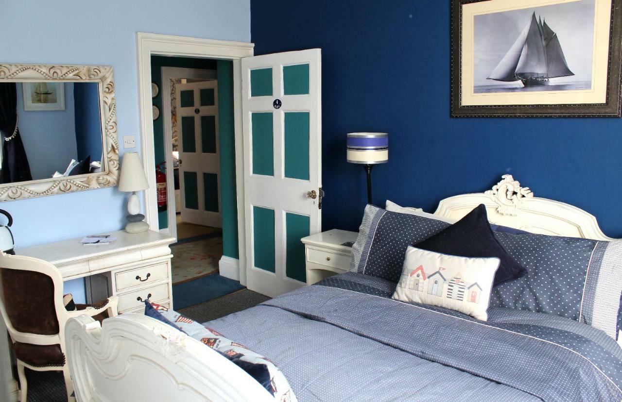 Holly House Bed And Breakfast And Apartments Херфорд Екстериор снимка